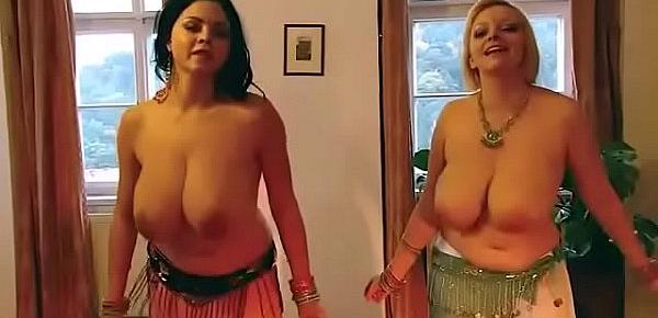  do bhabhi with big boobs dancing on bhojpuri song